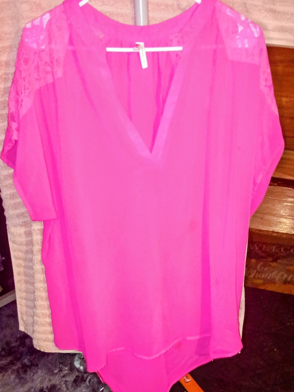 Women’s V-Neck Lace Shoulder Top - Pink